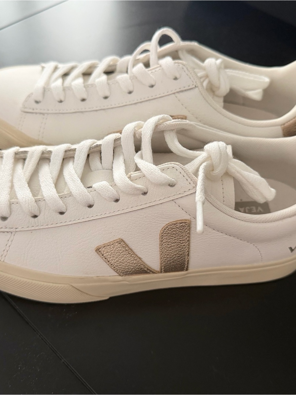 Women’s Veja Campo White/Gold leather sneakers size 8